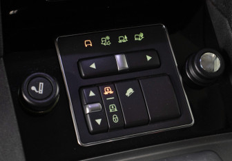 Подержанный автомобиль Land Rover Discovery 2014 года (18 фото)