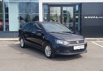 Подержанный автомобиль Volkswagen Polo Sedan 2013 года (3 фото)