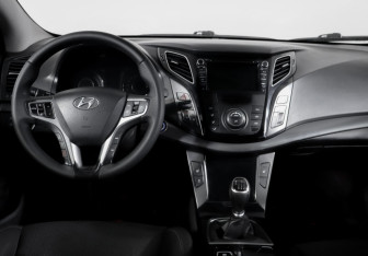 Подержанный автомобиль Hyundai i40 Sedan 2013 года (12 фото)