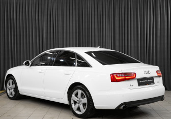 Подержанный автомобиль Audi A6 Sedan 2014 года (7 фото)