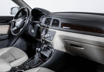 Подержанный автомобиль Audi Q3 2015 года (9 фото)