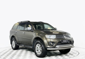 Подержанный автомобиль Mitsubishi Pajero Sport 2013 года (3 фото)