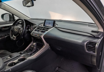 Подержанный автомобиль Lexus NX 2016 года (13 фото)