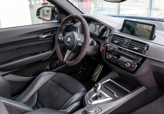 Подержанный автомобиль BMW M2 2021 года (10 фото)