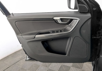 Подержанный автомобиль Volvo XC60 2012 года (19 фото)