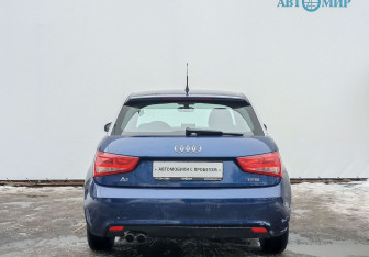 Подержанный автомобиль Audi A1 2012 года (6 фото)