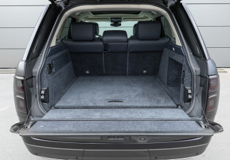 Подержанный автомобиль Land Rover Range Rover 2018 года (9 фото)