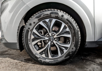 Подержанный автомобиль Kia Carnival 2021 года (18 фото)