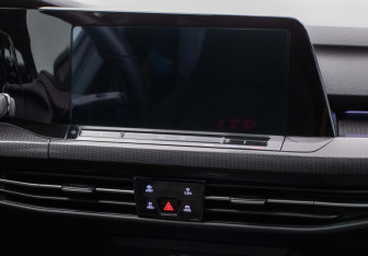 Подержанный автомобиль Volkswagen Golf GTI Hatchback 2022 года (13 фото)