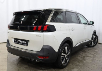 Подержанный автомобиль Peugeot 5008 Suv 2019 года (4 фото)