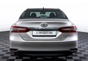Подержанный автомобиль Toyota Camry Sedan 2022 года (6 фото)