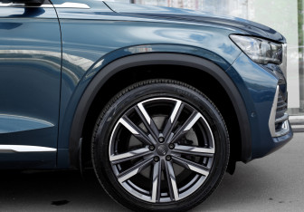 Подержанный автомобиль Geely Monjaro 2023 года (25 фото)