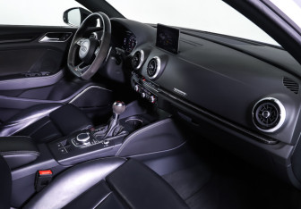 Подержанный автомобиль Audi RS 3 Sedan 2019 года (11 фото)