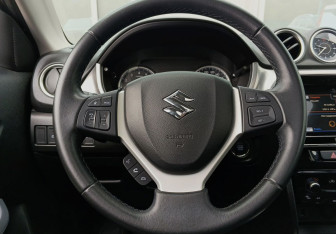 Подержанный автомобиль Suzuki Vitara 2017 года (12 фото)