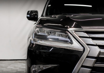 Подержанный автомобиль Lexus LX 2020 года (17 фото)