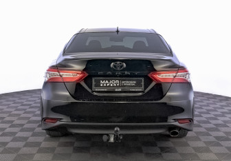 Подержанный автомобиль Toyota Camry Sedan 2021 года (6 фото)