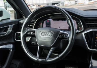 Подержанный автомобиль Audi A6 Sedan 2020 года (10 фото)