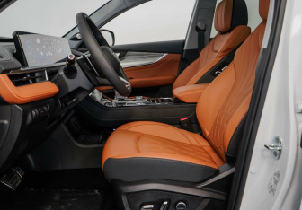 Подержанный автомобиль Chery Tiggo 8 Pro Max 2023 года (8 фото)