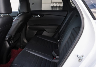 Подержанный автомобиль Kia K3 Hatchback 2021 года (15 фото)