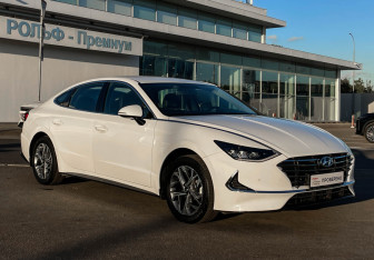 Подержанный автомобиль Hyundai Sonata 2019 года (3 фото)