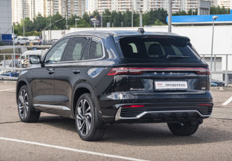 Подержанный автомобиль Geely Monjaro 2023 года (7 фото)