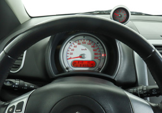 Подержанный автомобиль Suzuki Splash 2011 года (11 фото)