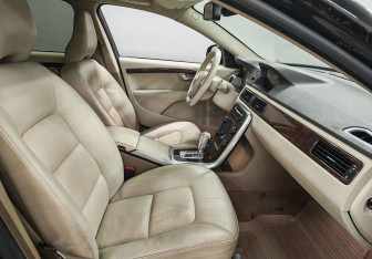 Подержанный автомобиль Volvo S80 2011 года (9 фото)