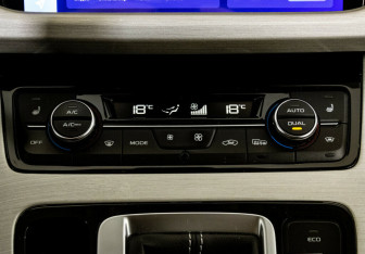 Подержанный автомобиль Geely Atlas 2021 года (12 фото)