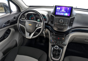 Подержанный автомобиль Chevrolet Orlando 2014 года (28 фото)