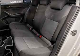 Подержанный автомобиль Skoda Rapid Liftback 2019 года (18 фото)