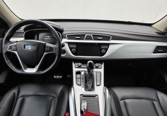 Подержанный автомобиль Geely Atlas 2018 года (11 фото)