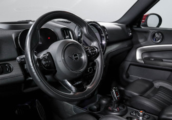 Подержанный автомобиль MINI Countryman 2020 года (14 фото)