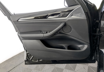 Подержанный автомобиль BMW X3 2019 года (19 фото)