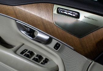 Подержанный автомобиль Volvo XC90 2019 года (22 фото)