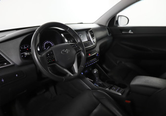 Подержанный автомобиль Hyundai Tucson 2017 года (13 фото)