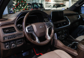 Подержанный автомобиль Chevrolet Tahoe 2023 года (16 фото)