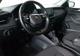 Подержанный автомобиль Skoda Rapid Liftback 2021 года (11 фото)