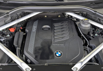 Подержанный автомобиль BMW X6 2021 года (9 фото)