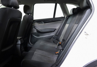 Подержанный автомобиль BMW X1 2011 года (12 фото)