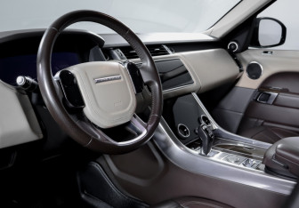 Подержанный автомобиль Land Rover Range Rover Sport 2019 года (14 фото)