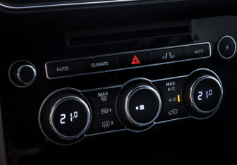 Подержанный автомобиль Land Rover Range Rover 2013 года (17 фото)