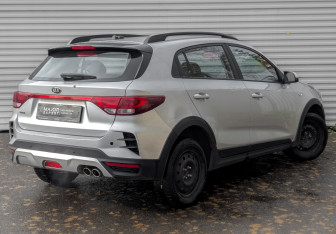 Подержанный автомобиль Kia Rio Hatchback 2021 года (5 фото)