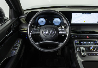 Подержанный автомобиль Hyundai Palisade 2023 года (11 фото)