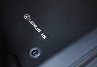 Подержанный автомобиль Lexus IS Sedan 2021 года (21 фото)