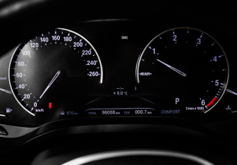 Подержанный автомобиль BMW X4 2018 года (10 фото)