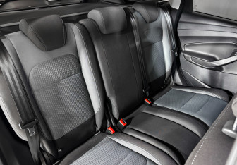 Подержанный автомобиль Ford Kuga 2017 года (16 фото)