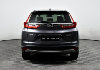 Подержанный автомобиль Honda CR-V 2017 года (6 фото)