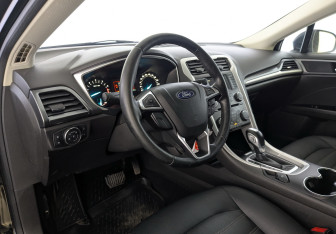 Подержанный автомобиль Ford Mondeo Sedan 2018 года (16 фото)
