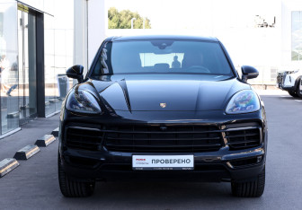 Подержанный автомобиль Porsche Cayenne 2020 года (2 фото)