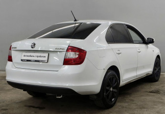 Подержанный автомобиль Skoda Rapid Liftback 2017 года (5 фото)